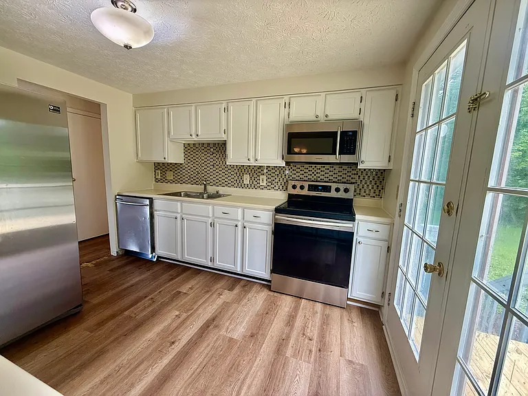 5738 Villas Creek Dr — Photo 3