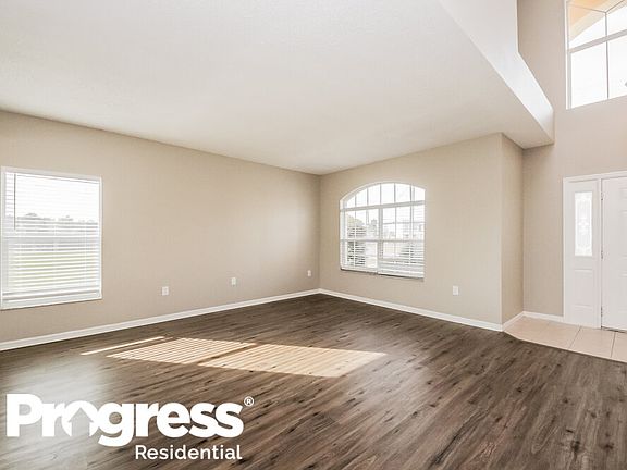 5th image of 523 Bromley Ct
