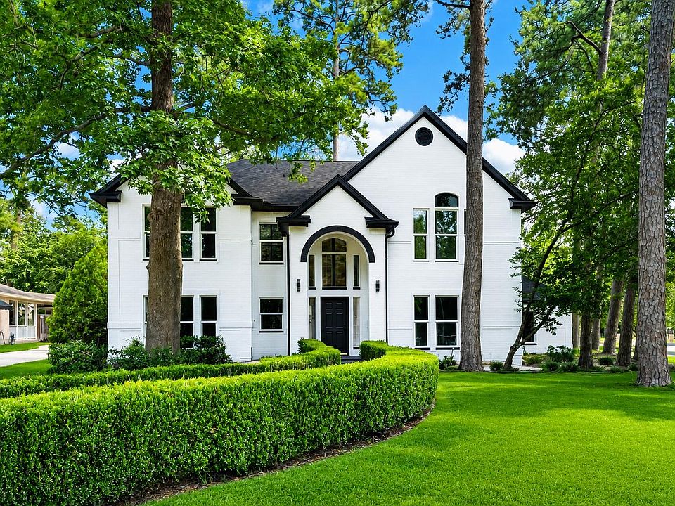 1st image of 523 Rampart Ln