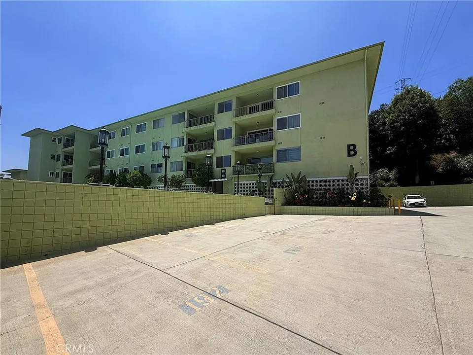 1301 S Atlantic Blvd #B424