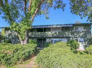 393 S 1st St, Central Point, OR 97502