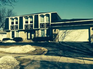 321 Earls Ct, Deerfield, IL 60015