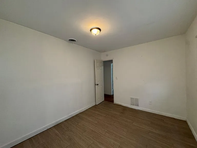 416 Sun Ct — Photo 23