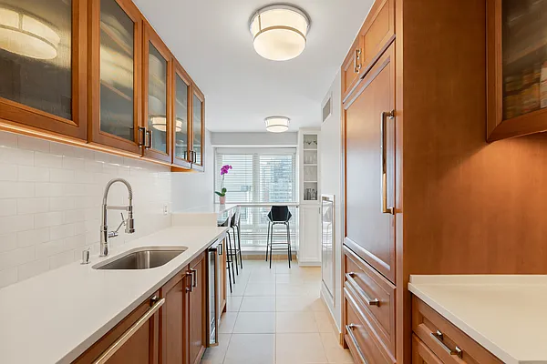 Sold by Sloane Square | media 21