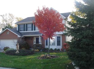 2000 Red Barn Rd, Woodstock, IL 60098