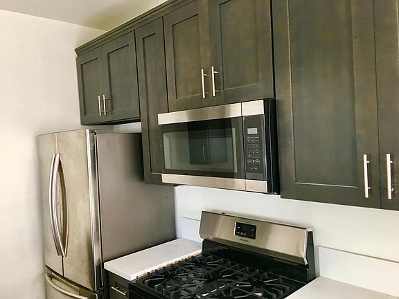5th image of 430 N Stanley Ave
