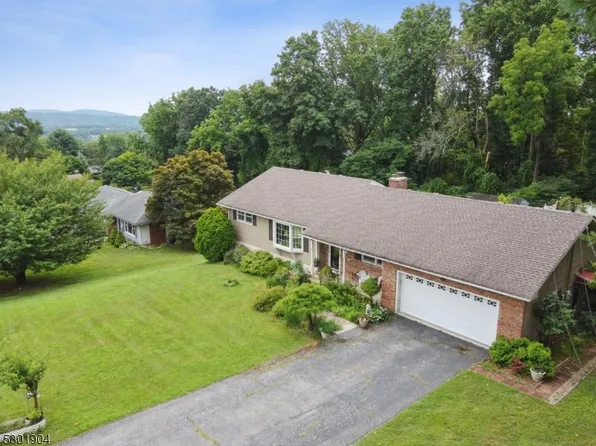 122 Skyview Dr, Washington Twp., NJ 07882