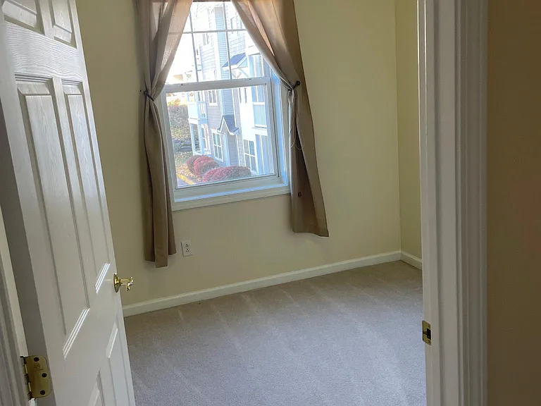 61 Pearl St #13 — Photo 8