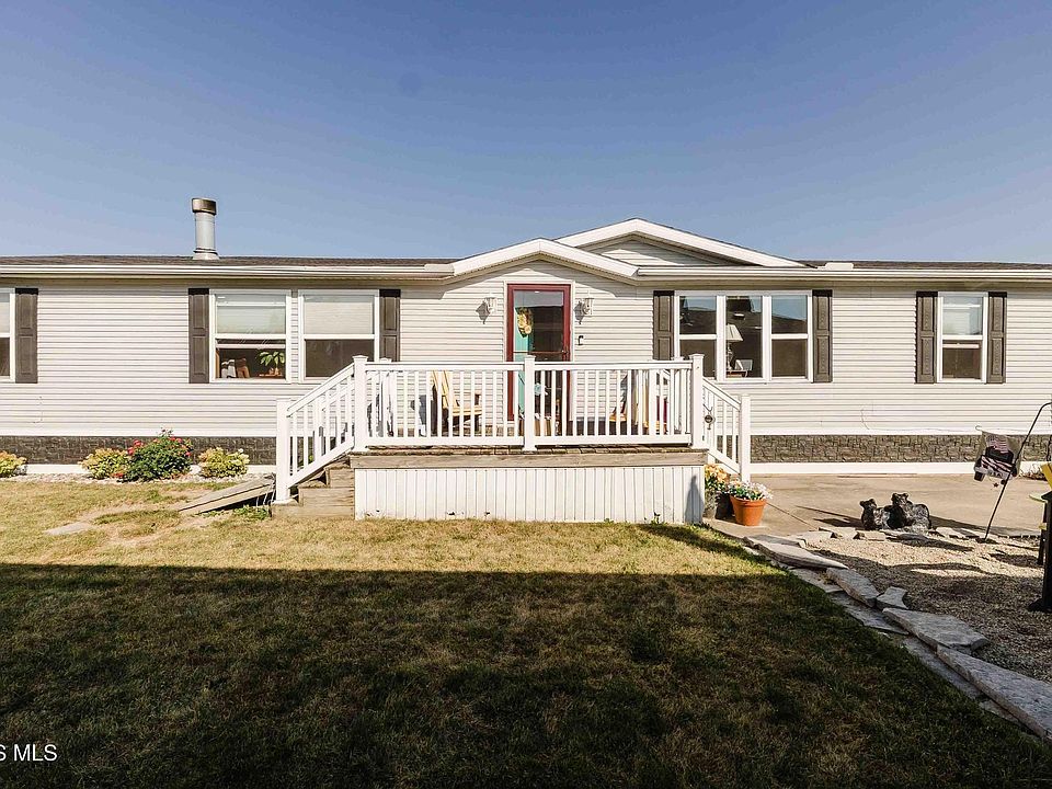 1st image of 1736 Woodridge Cres