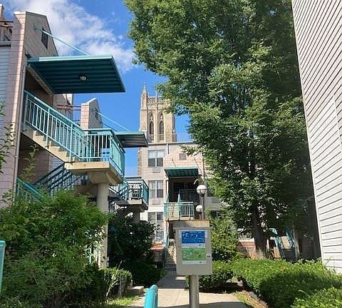 4th image of 802 Brook Ave #B