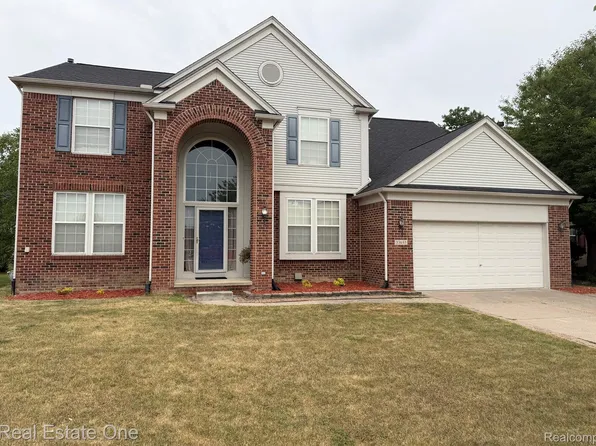 33693 Stonecrest Dr, Sterling Heights, MI 48312