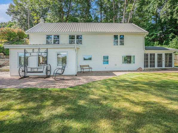68433 Sweet Lake Rd, Sturgis, MI 49091
