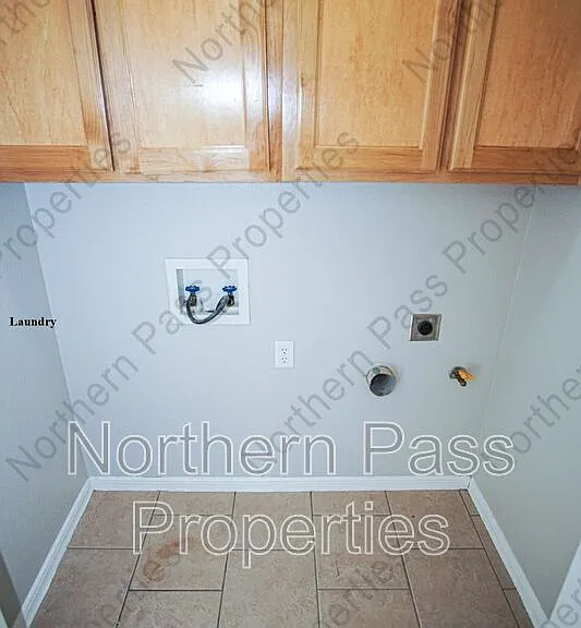 528 Green Village Ct #B — Photo 11