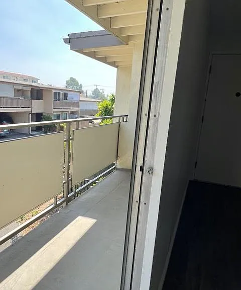 2707 Montrose Ave #10 — Photo 16