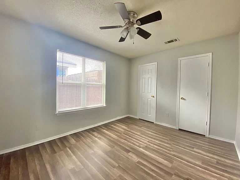 2913 Bates St — Photo 9