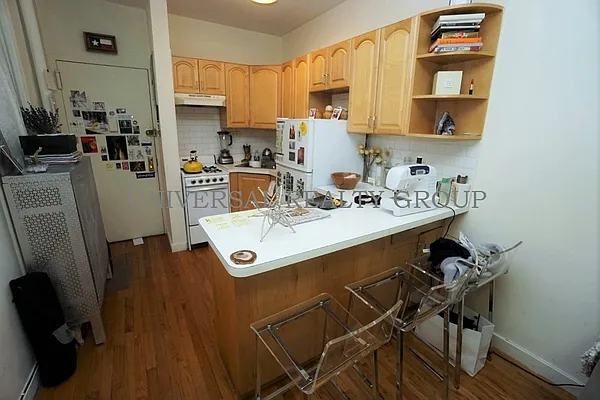 Rented by Universal Realty Group | media 28