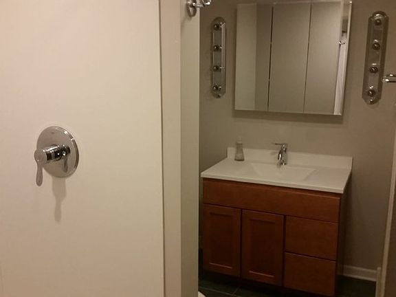 2nd image of 5634 N Winthrop Ave #G