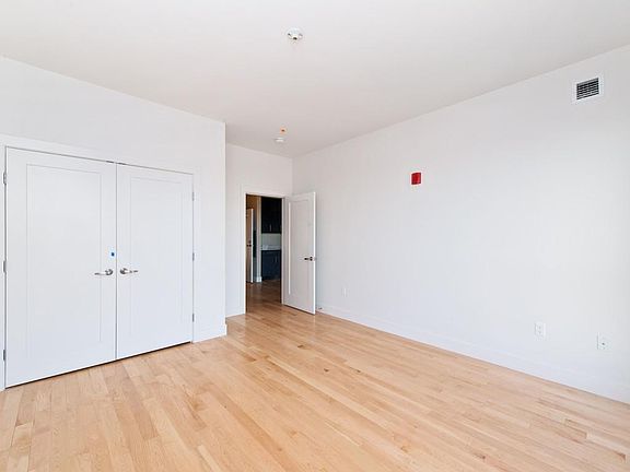 4th image of 455 E 1st St #402B