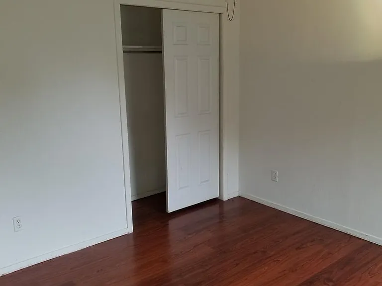 1907 W Loop #D — Photo 23