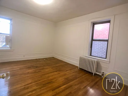 Rented by Realty 2000 Corp | media 29