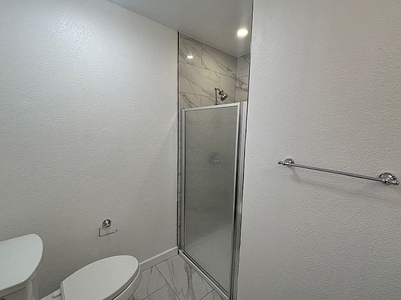 3rd image of 490 Papaya Ct
