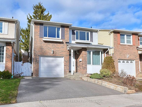 2nd image of 976 Raintree Ln