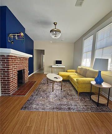 2nd image of 4317 Ulloa St