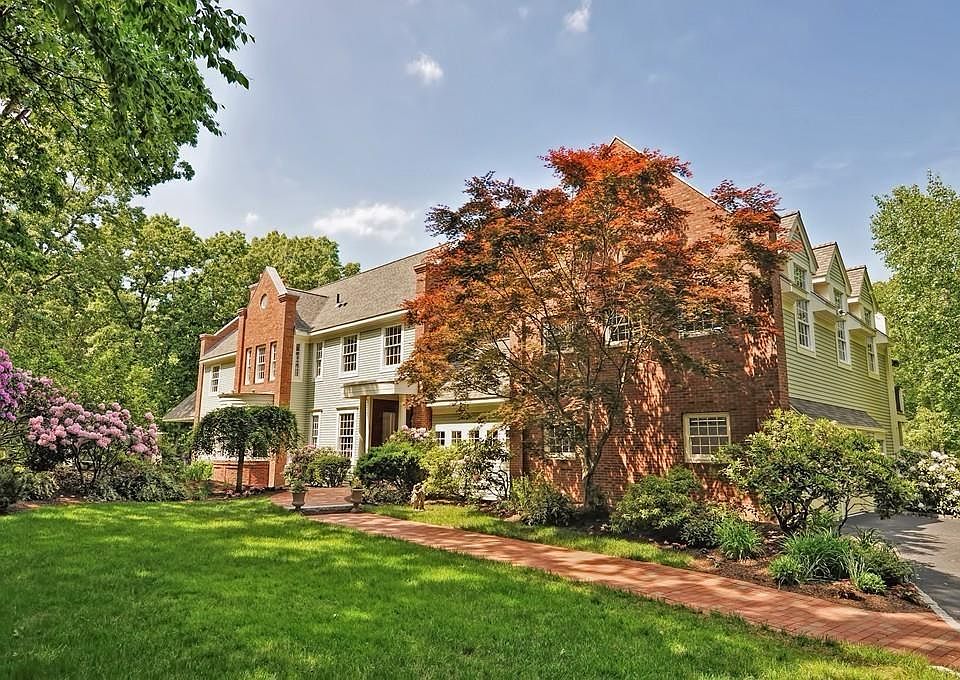 1st image of 275 Underwood St