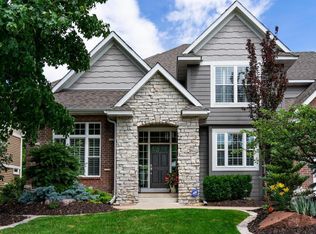 923 Wild Rose Ct, Eagan, MN 55123