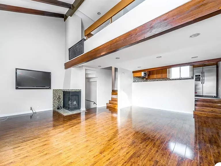 12438 Short Ave #3 — Photo 3