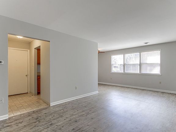 5th image of 1531 Fishburn Rd APT 18