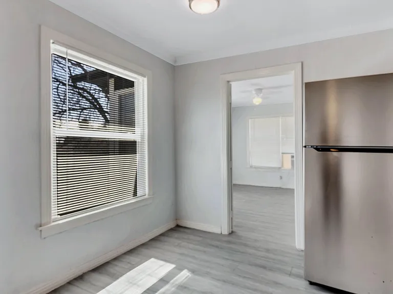 305 N Robinson St #D — Photo 16