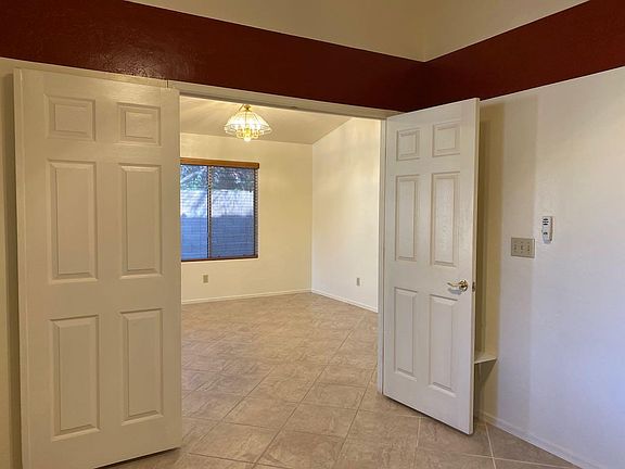 Office / 4th bedroom