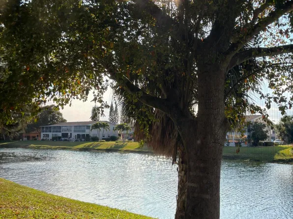 75 Sheffield D #D, West Palm Beach, FL 33417