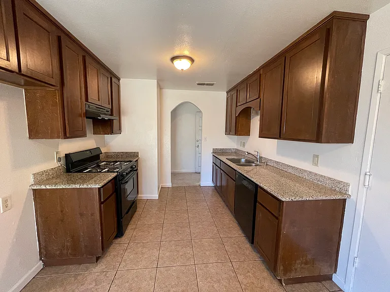 3500 Timberly Ln — Photo 6