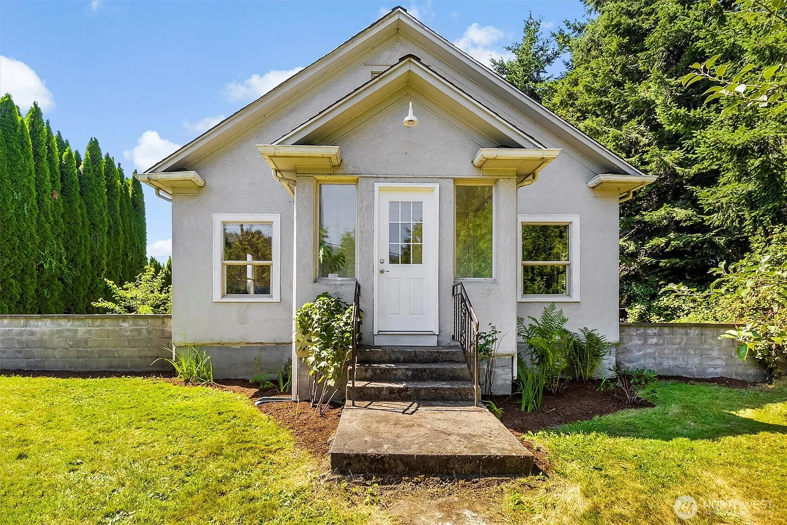 5947 Lawrence Road photo 1