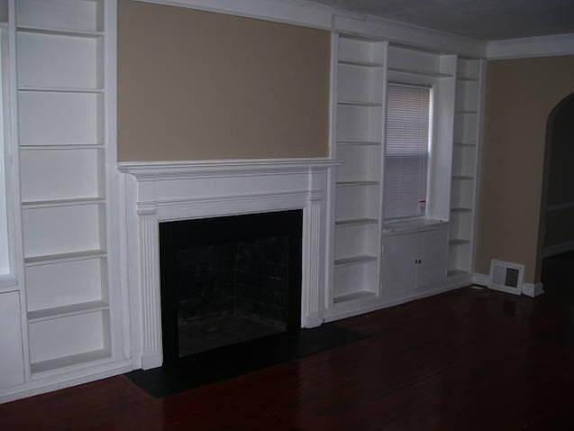 2nd image of 5143 Woodland Ave
