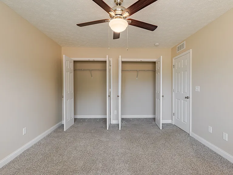 305 Breckinridge Cir — Photo 30