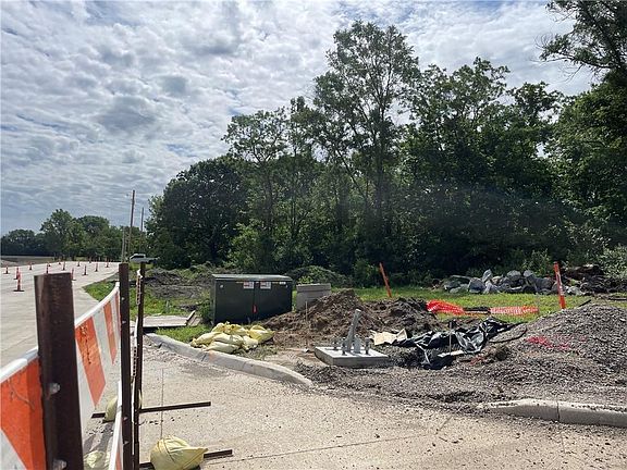 4th image of 1907 & 1925 SW Scherer Rd