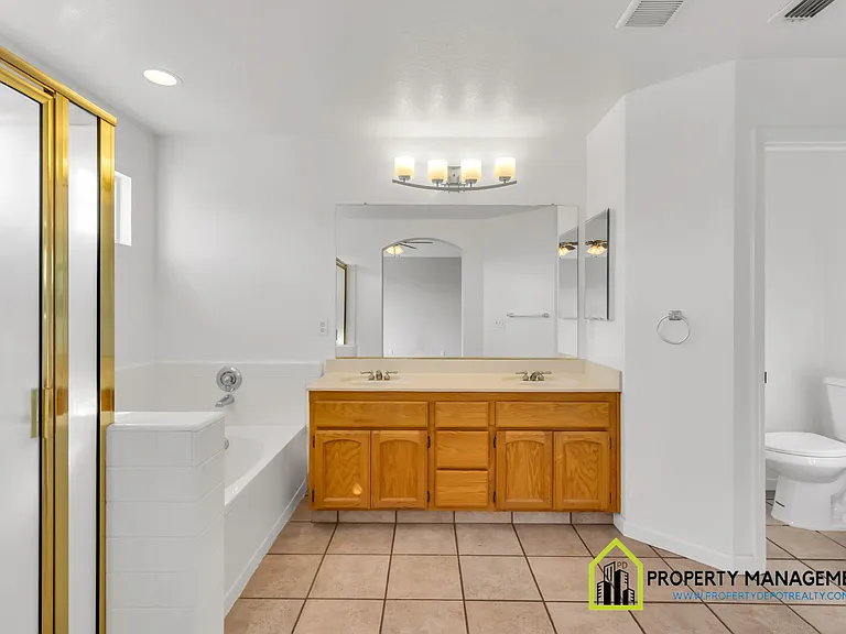 10118 Hampton Oak Dr — Photo 30
