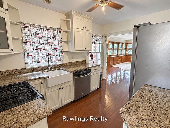 5th image of 1119 Maple Dr