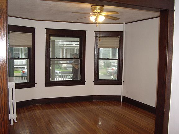 4th image of 445 Morris St #1
