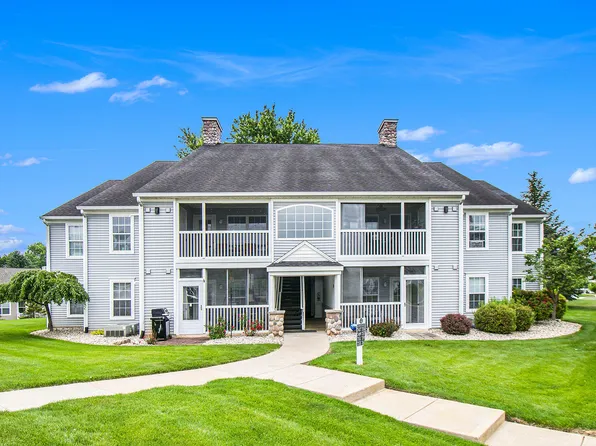 749 W Barrington Cir, Jackson, MI 49203