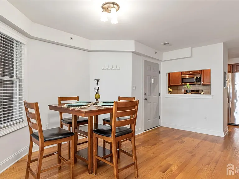 112 N Broadway St #C — Photo 5