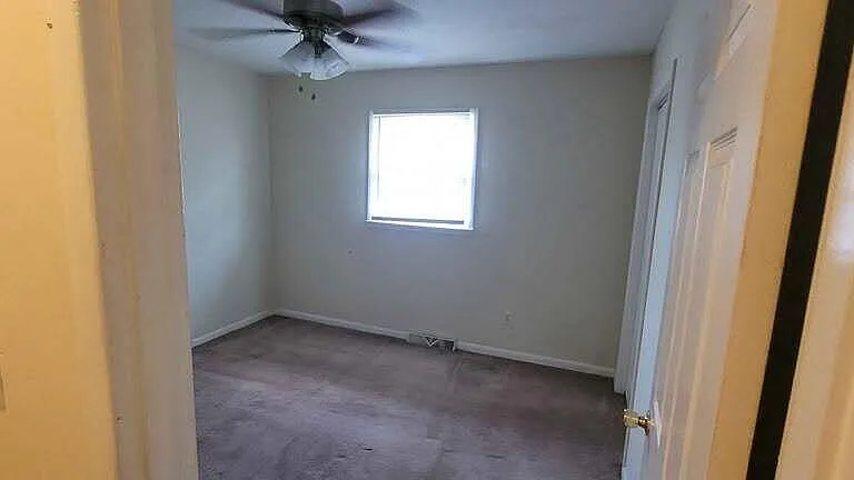 918 S Luster Ave — Photo 9