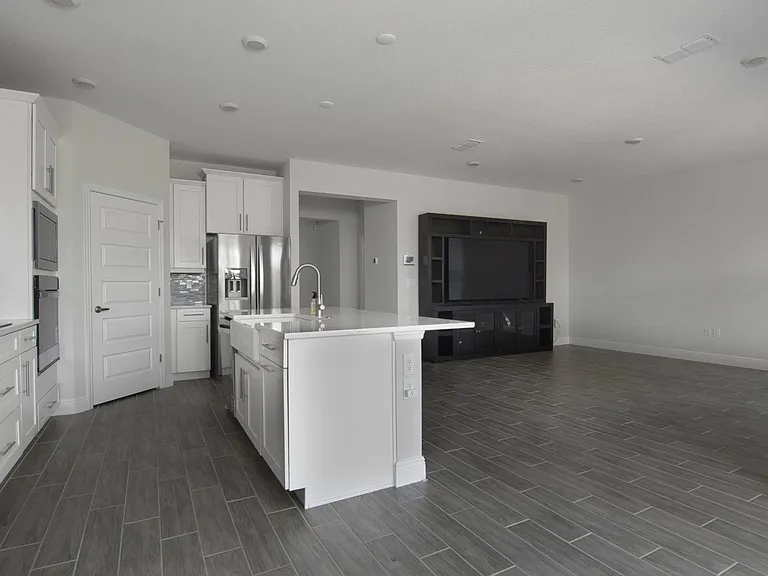 11045 E Bay St — Photo 11