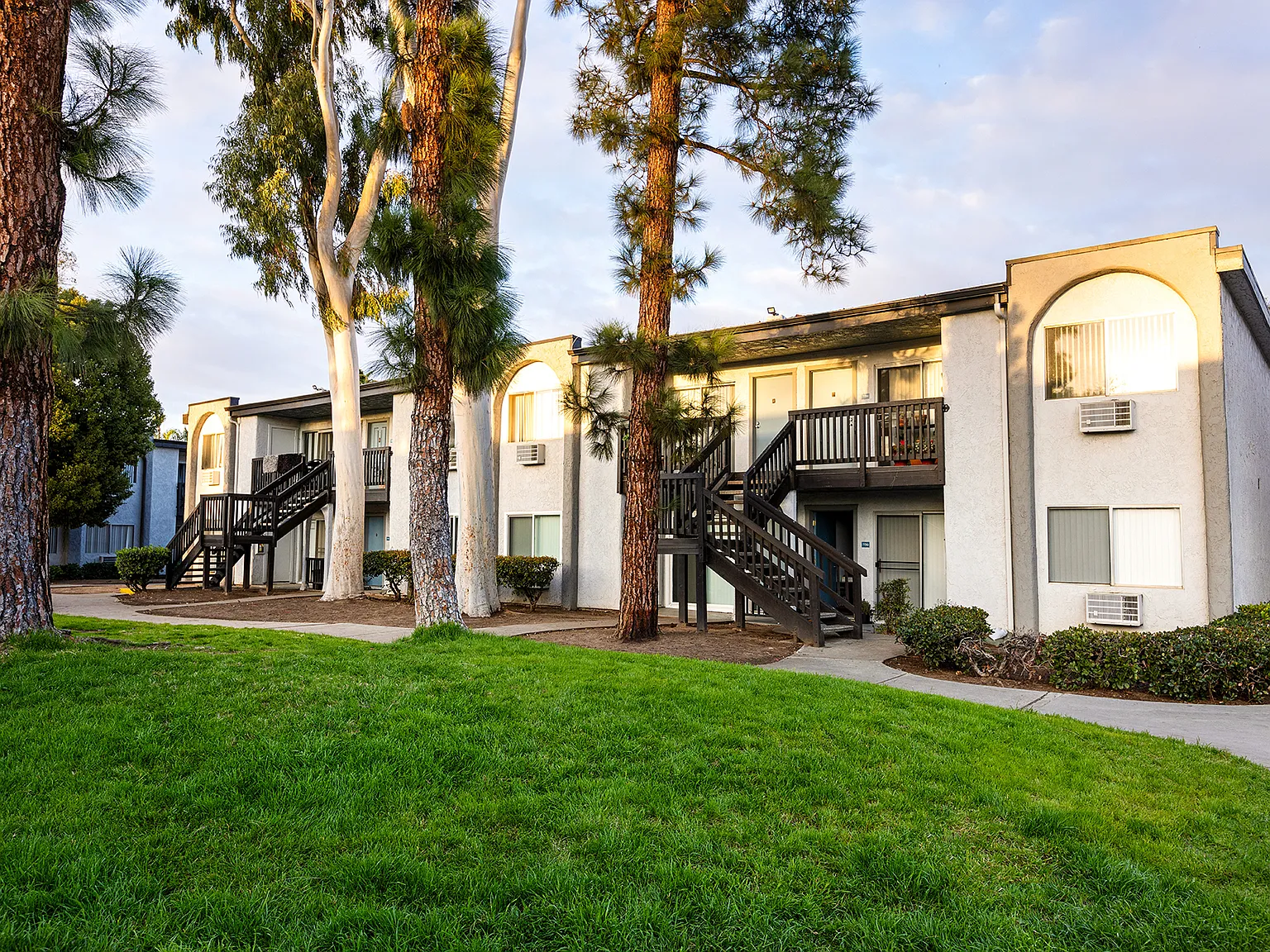 Park Apartments — Photo 1