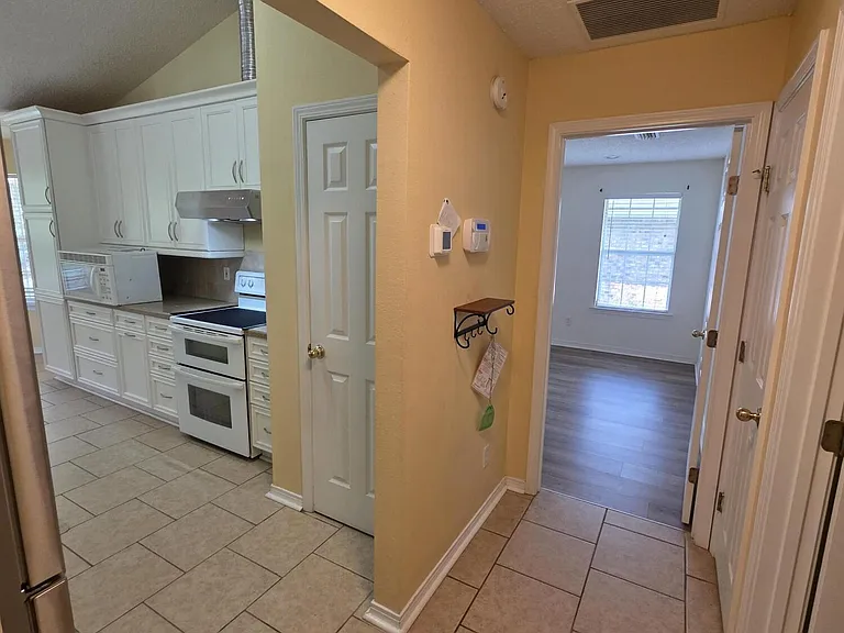 1589 Guardian Ct — Photo 15