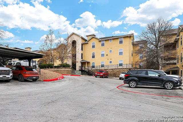 Snowden Heights Condominiums — Photo 3