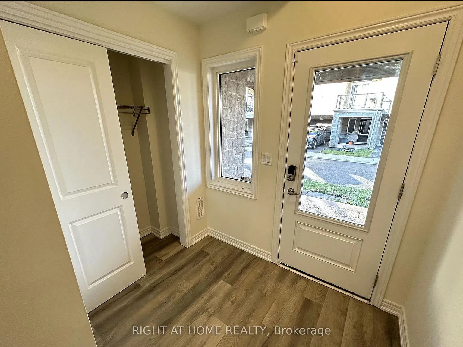 3 bed, $2,700 — Photo 3